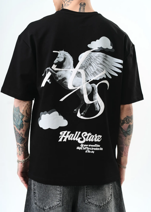T-shirt oversize homme Hallstarz – Licorne ailée et nuages Maka – Noir